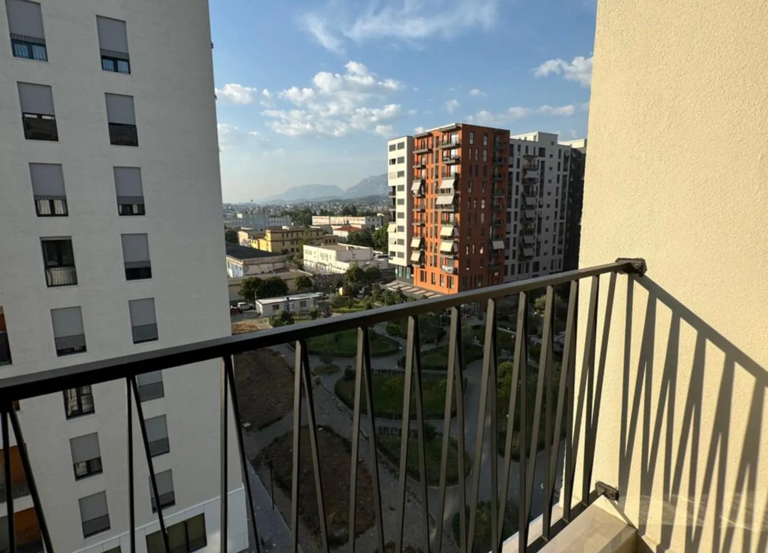 Eri Apartament تيرانا شقة